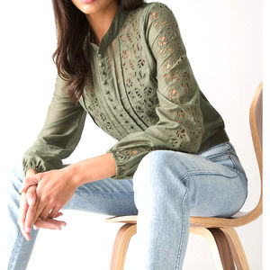 NWT! White House Black Market silk voile embroidered top size M